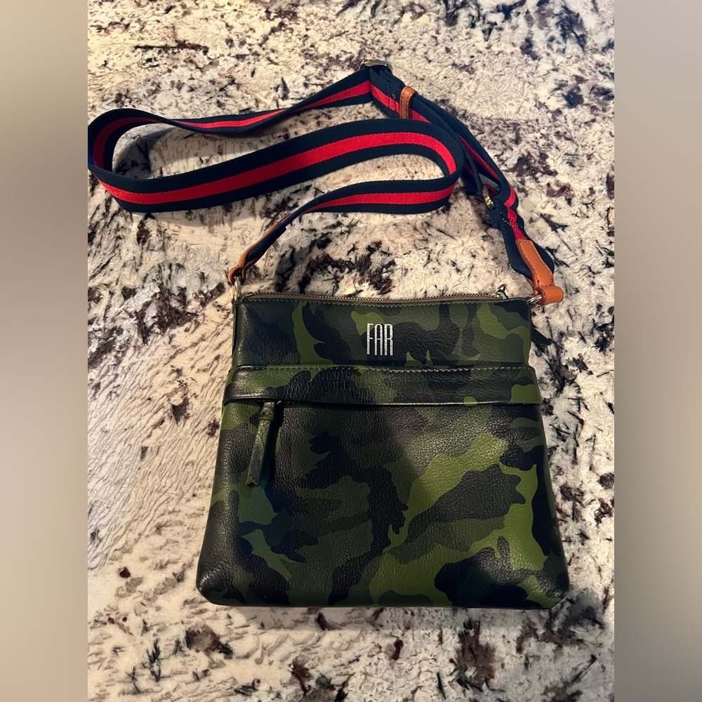 Green Camouflage crossbody with three color strap